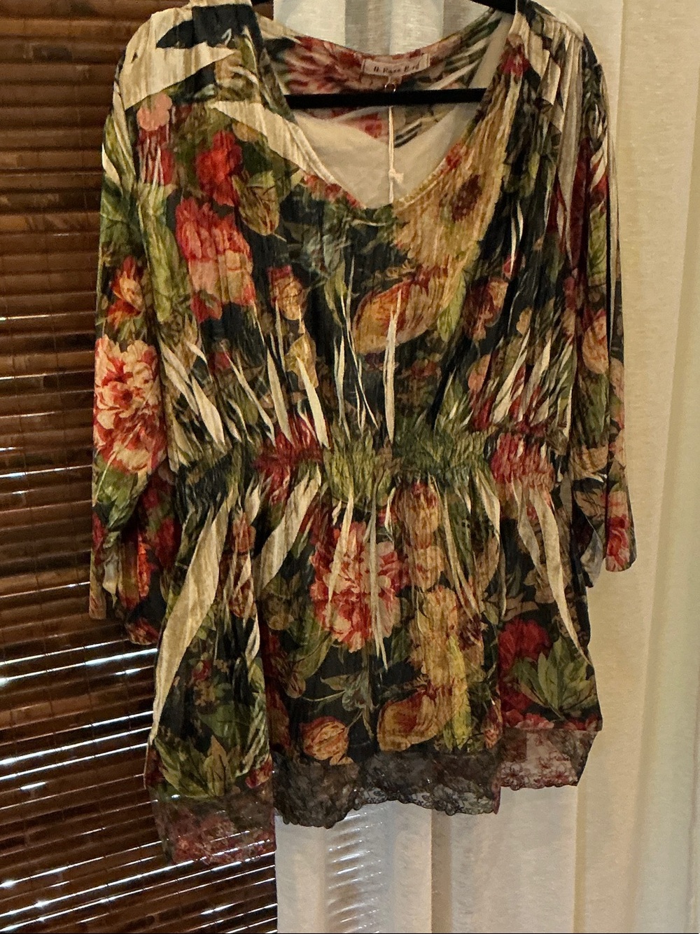 Women's Floral V-Neck Tunic Blouse - Multicolor